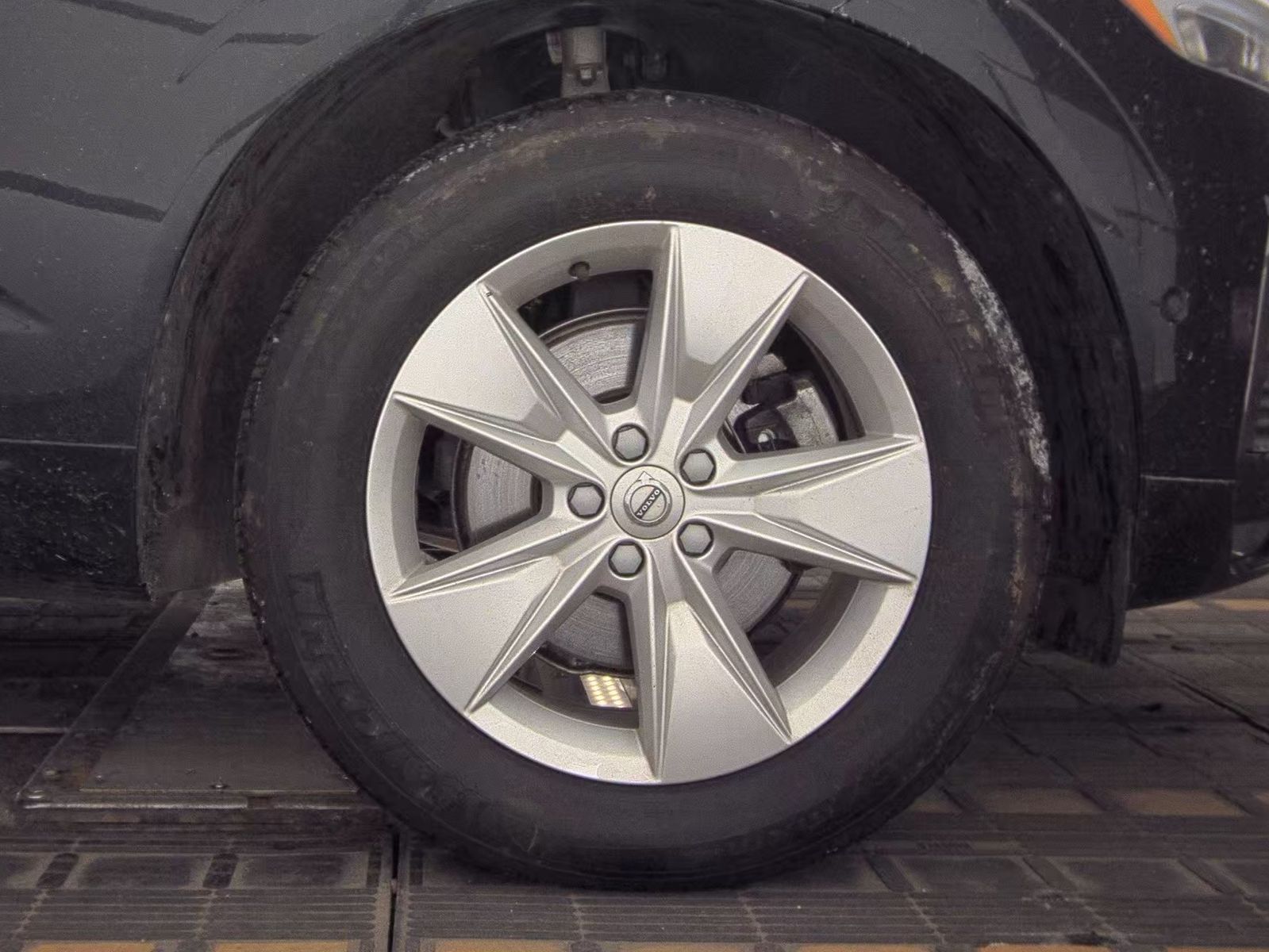 2022 Volvo XC60 B5 Momentum AWD