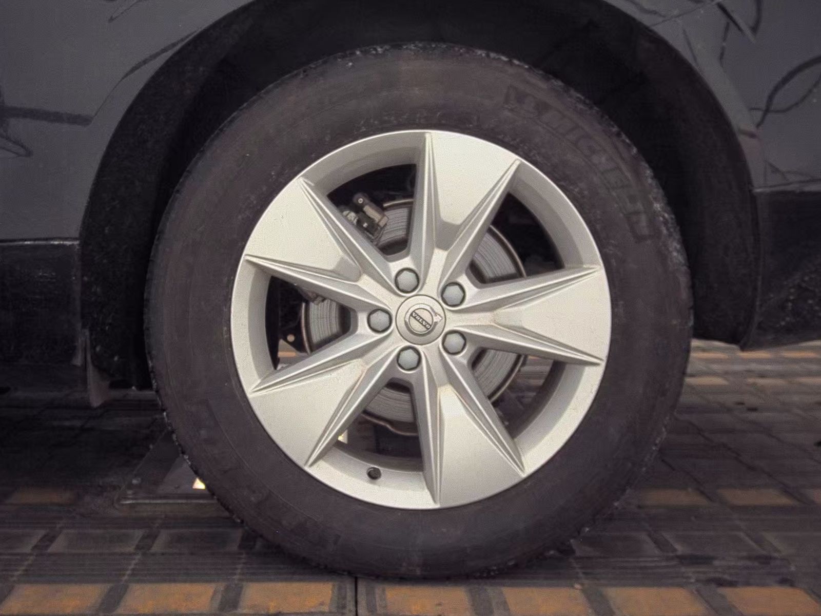 2022 Volvo XC60 B5 Momentum AWD