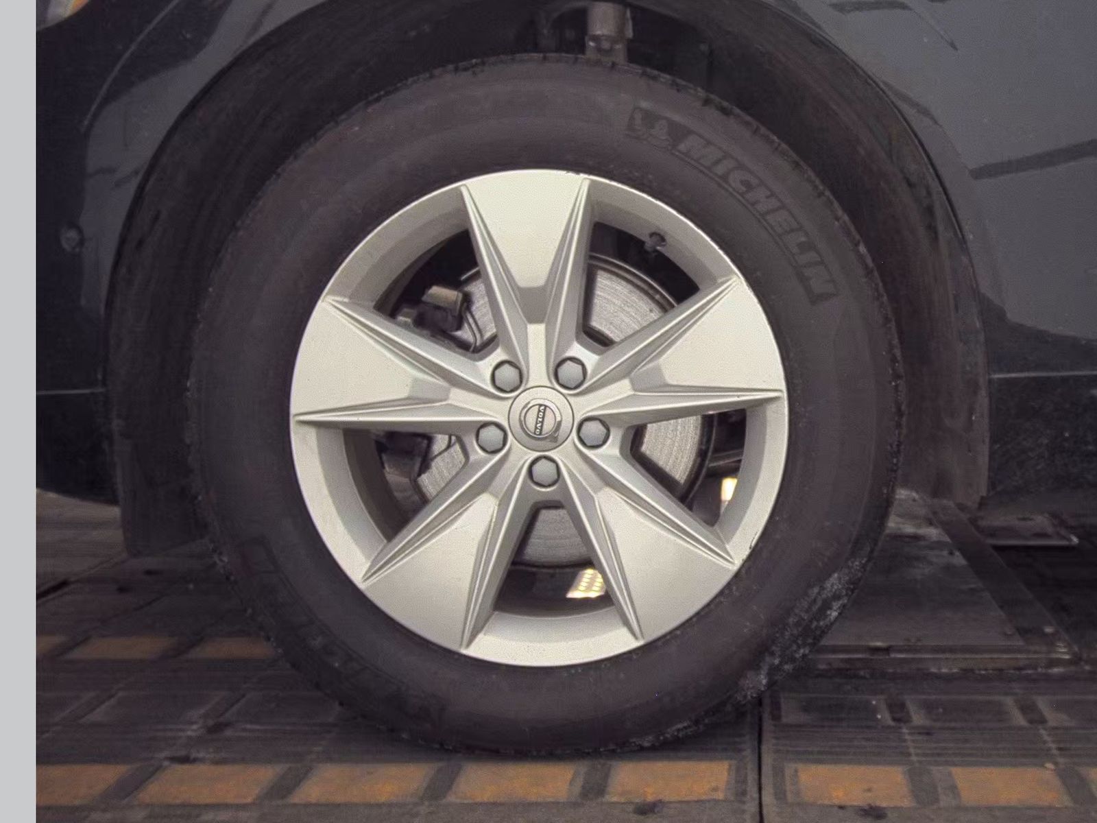 2022 Volvo XC60 B5 Momentum AWD