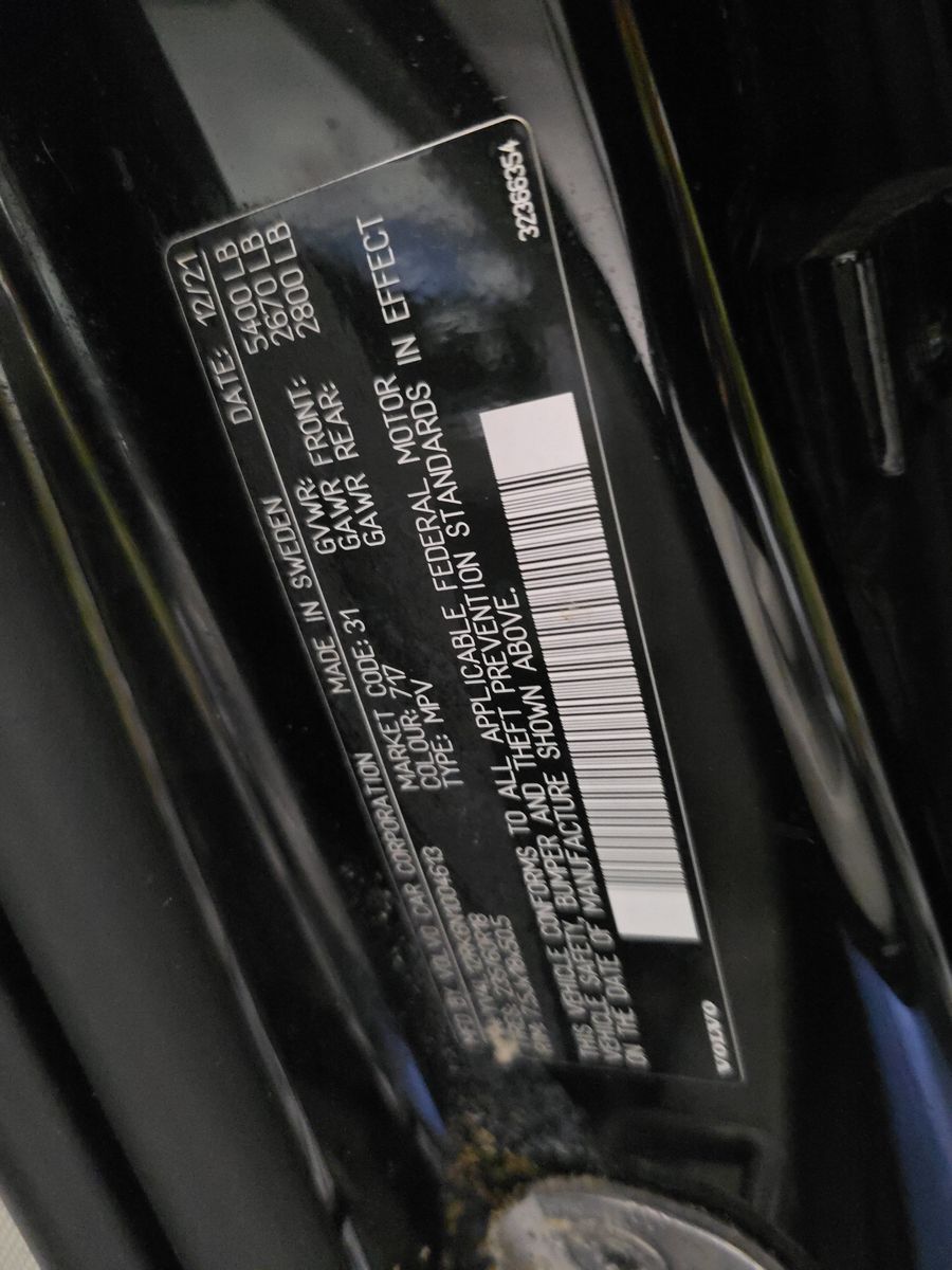 2022 Volvo XC60 B5 Momentum AWD