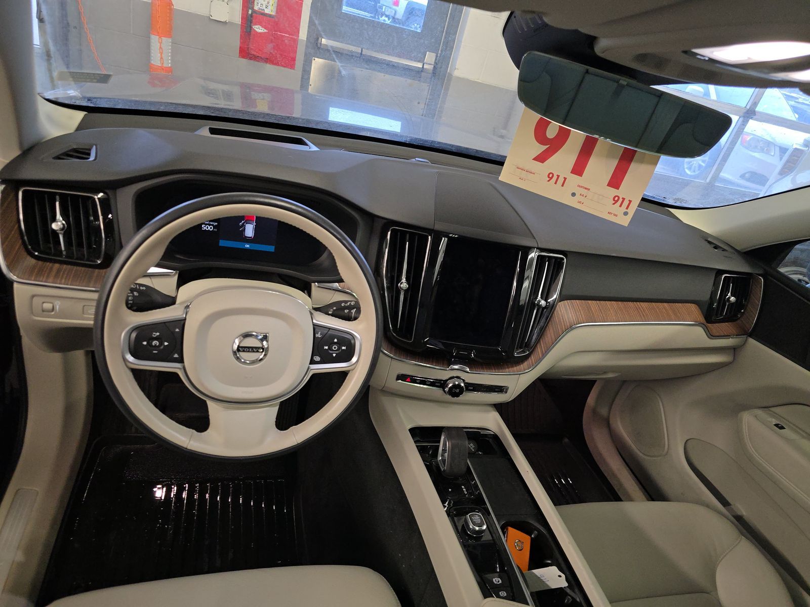 2022 Volvo XC60 B5 Momentum AWD