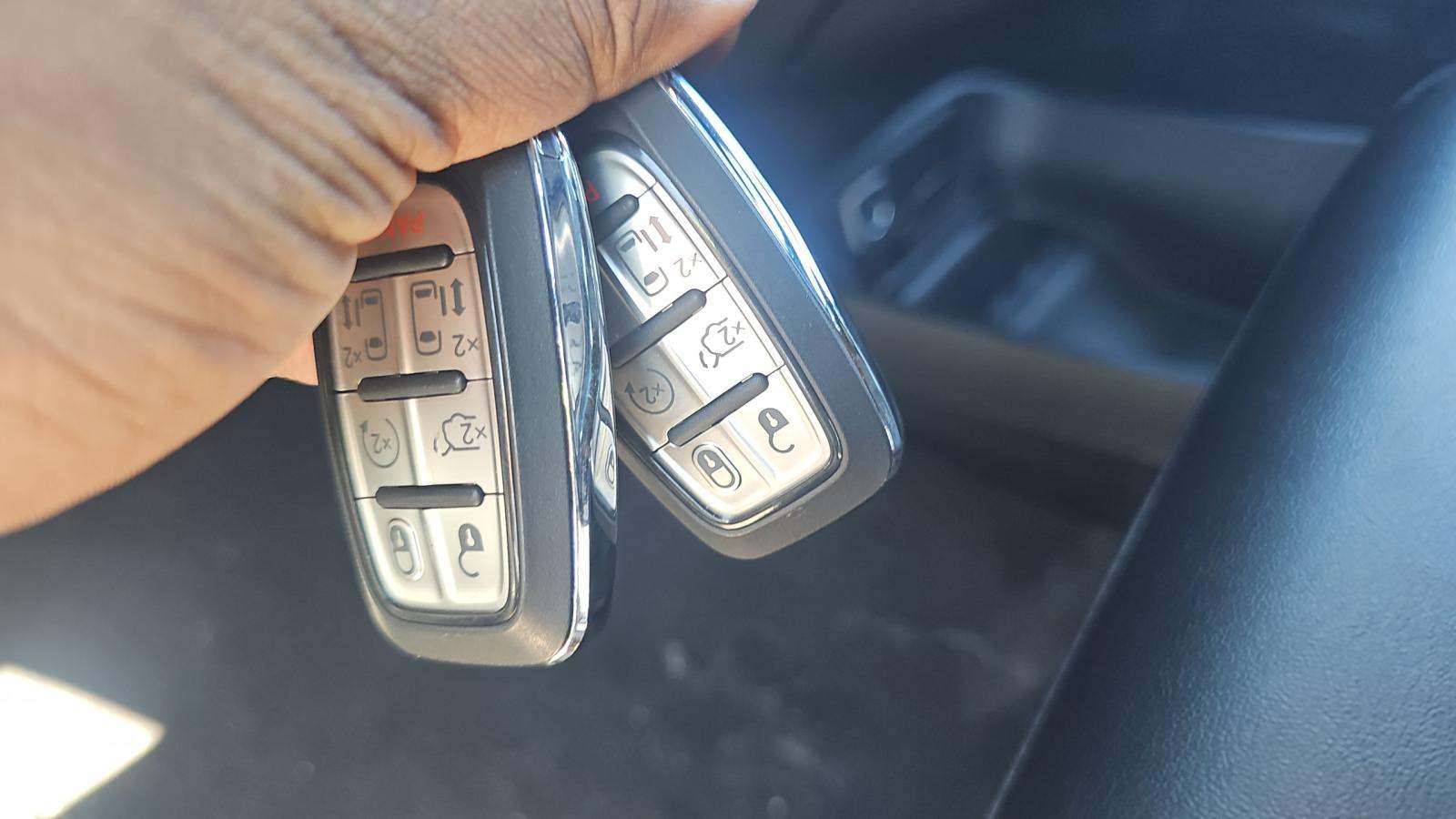 2025 Chrysler Pacifica Select FWD