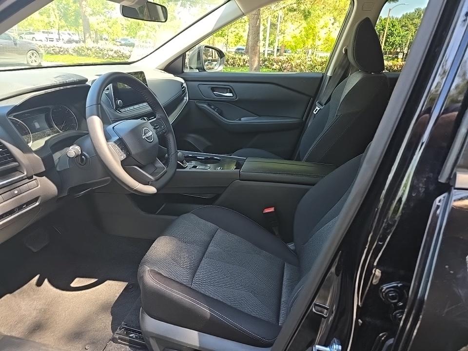 2026 Nissan Rogue SV FWD