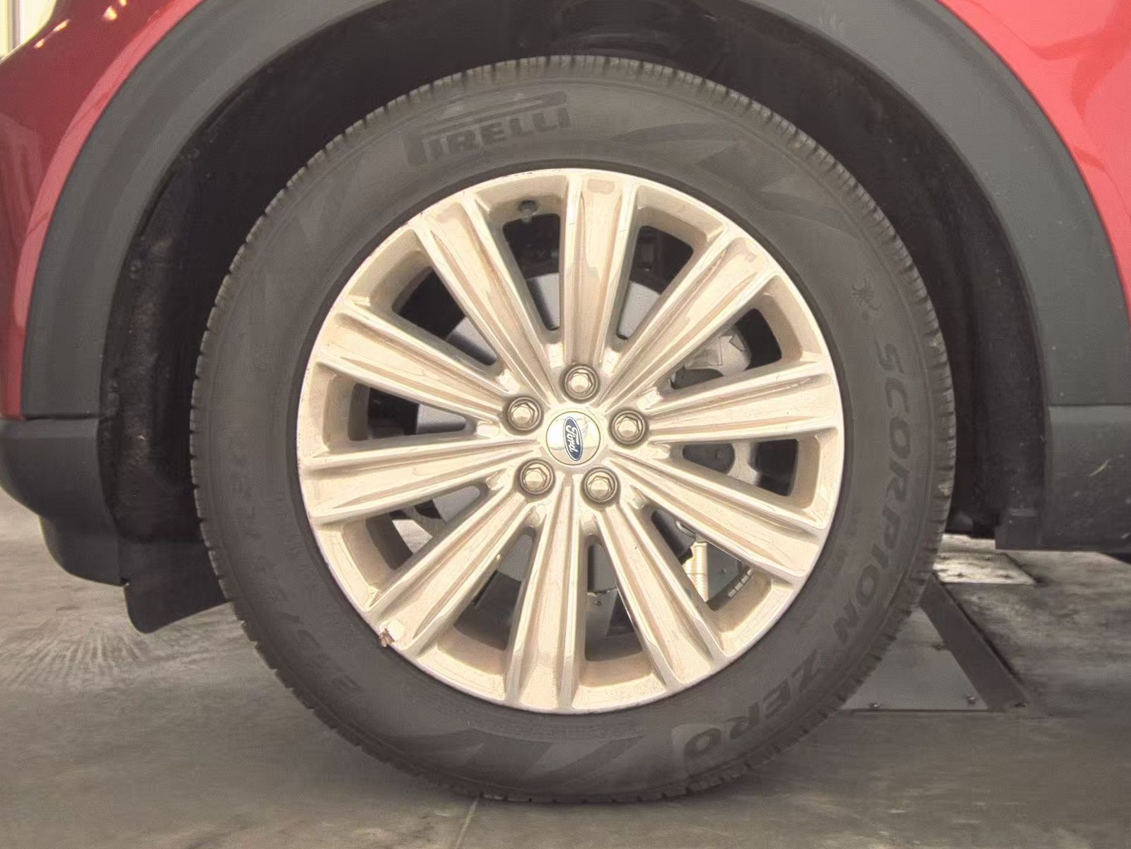 2023 Ford Explorer Limited RWD