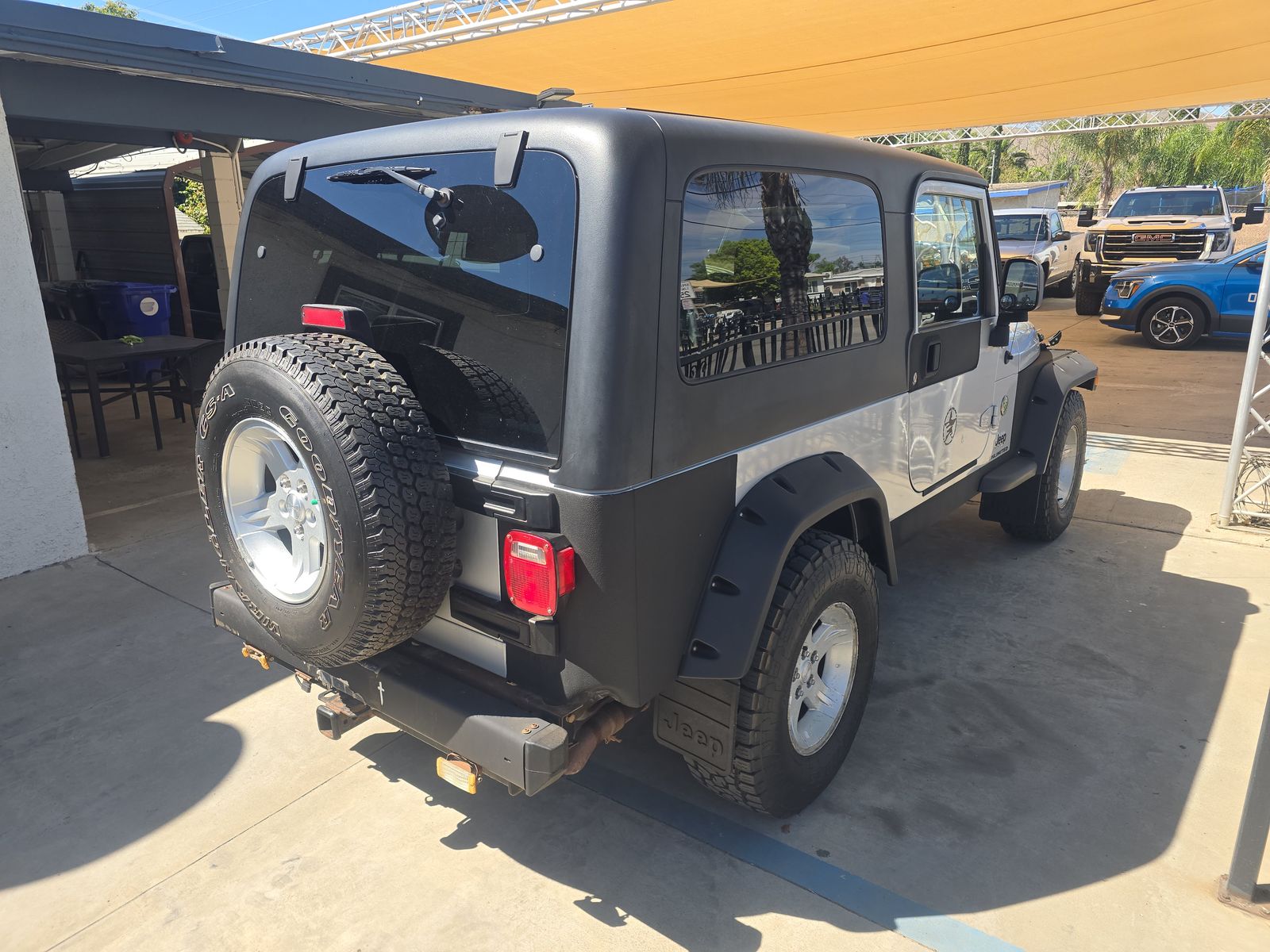 JEEP UNLIMITED LWB - 5