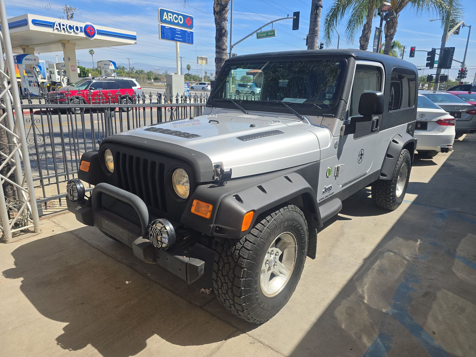 JEEP UNLIMITED LWB - 1