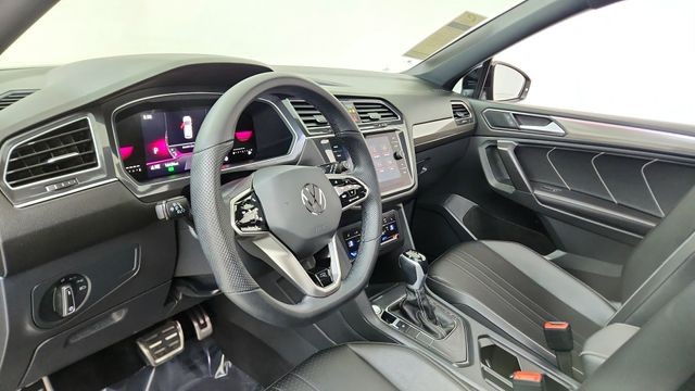 2023 Volkswagen Tiguan 2.0T SE R-Line Black FWD