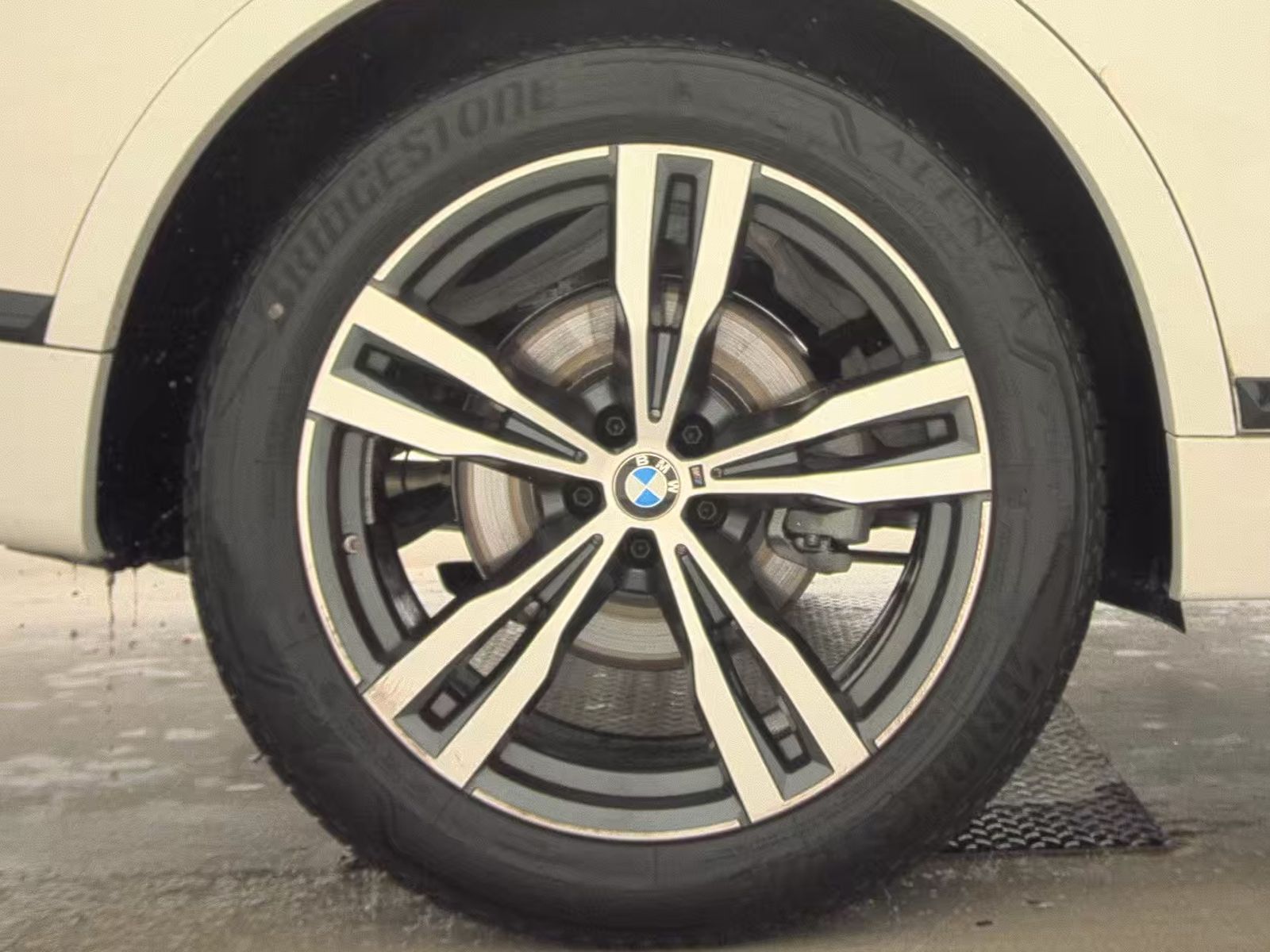 2026 BMW X7 xDrive40i AWD