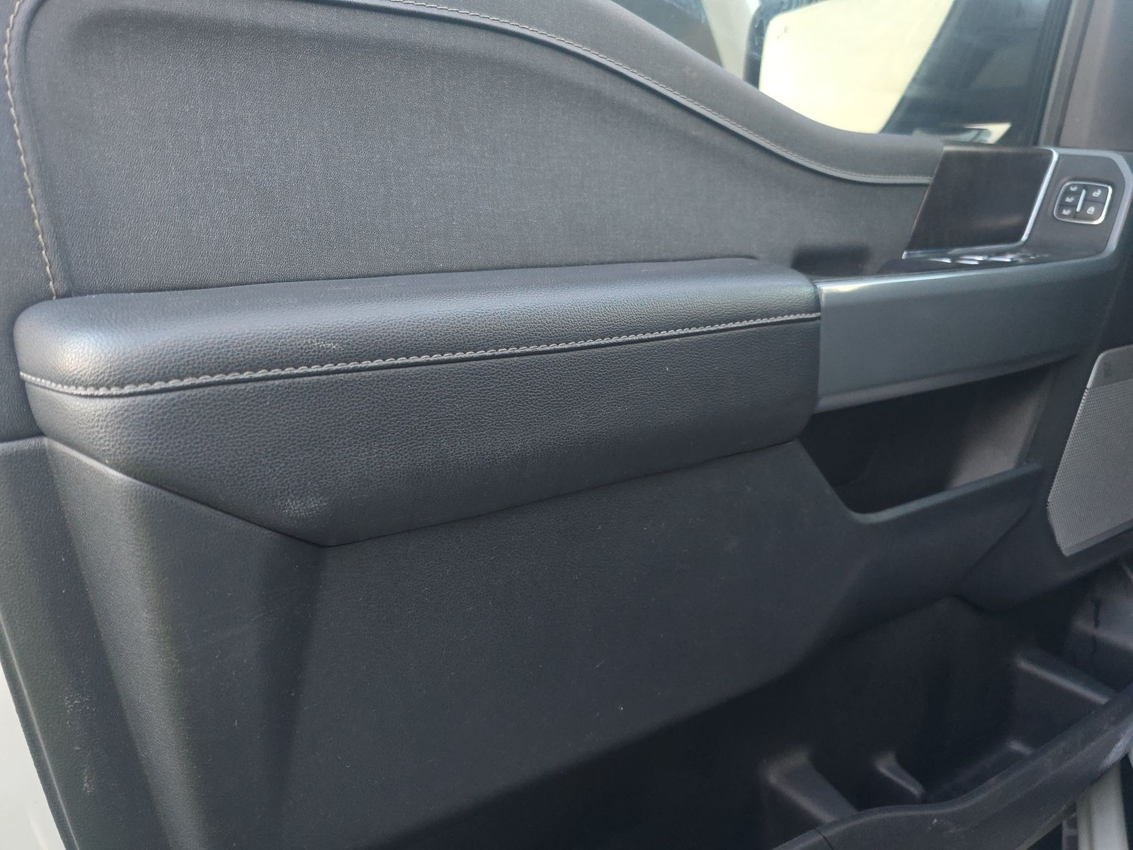 2023 Ford F-150 Lariat AWD