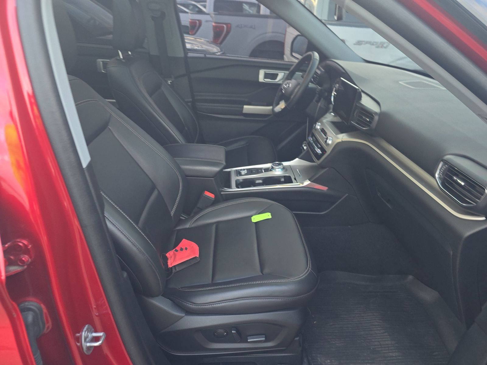 2023 Ford Explorer XLT AWD