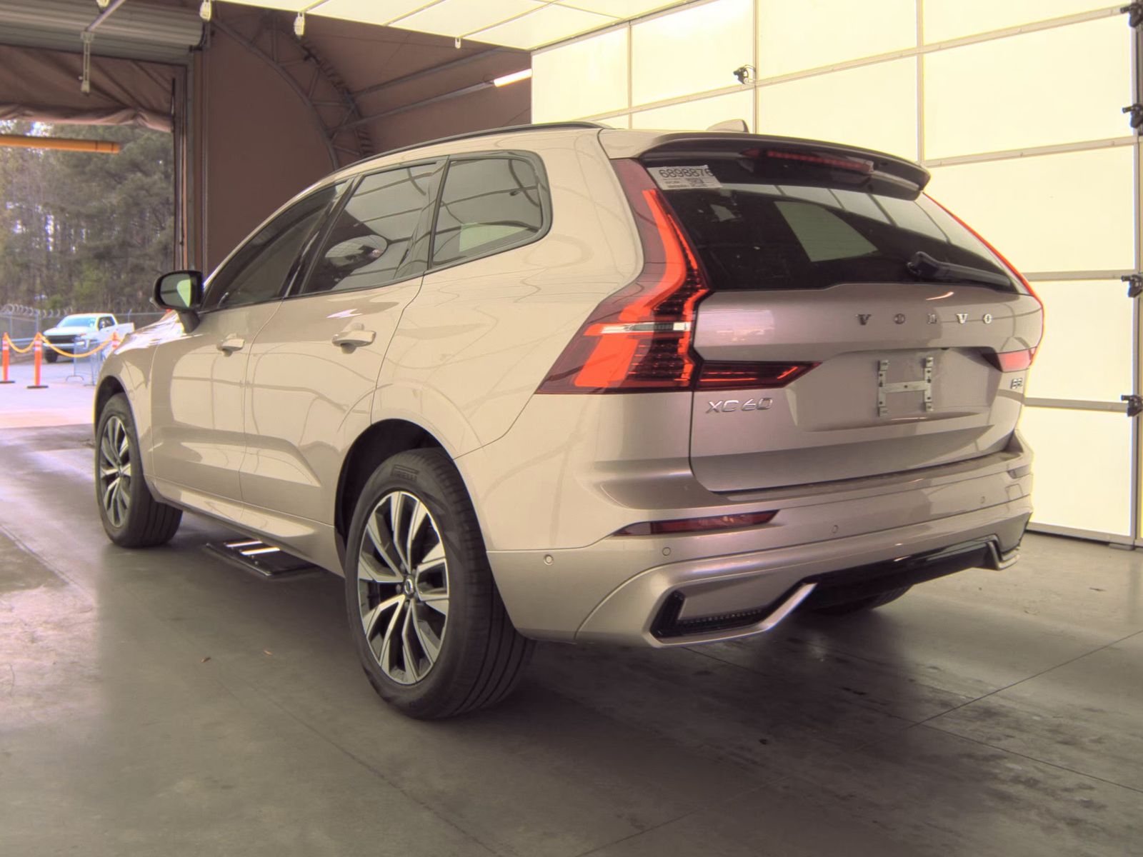 2025 Volvo XC60 B5 Plus AWD