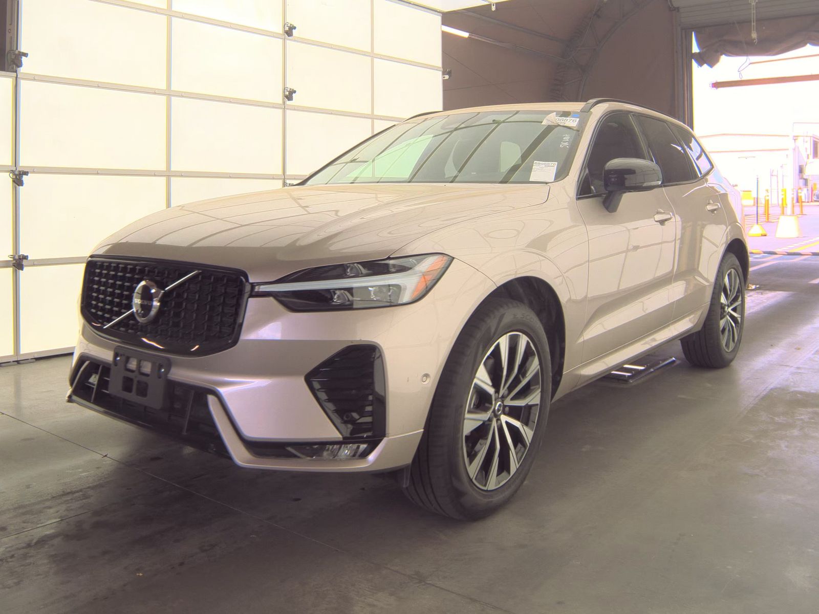 2025 Volvo XC60 B5 Plus AWD