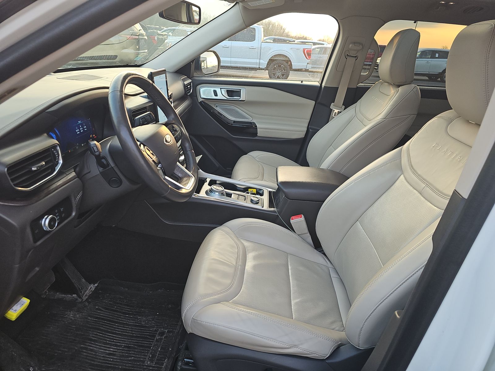 2023 Ford Explorer Platinum AWD