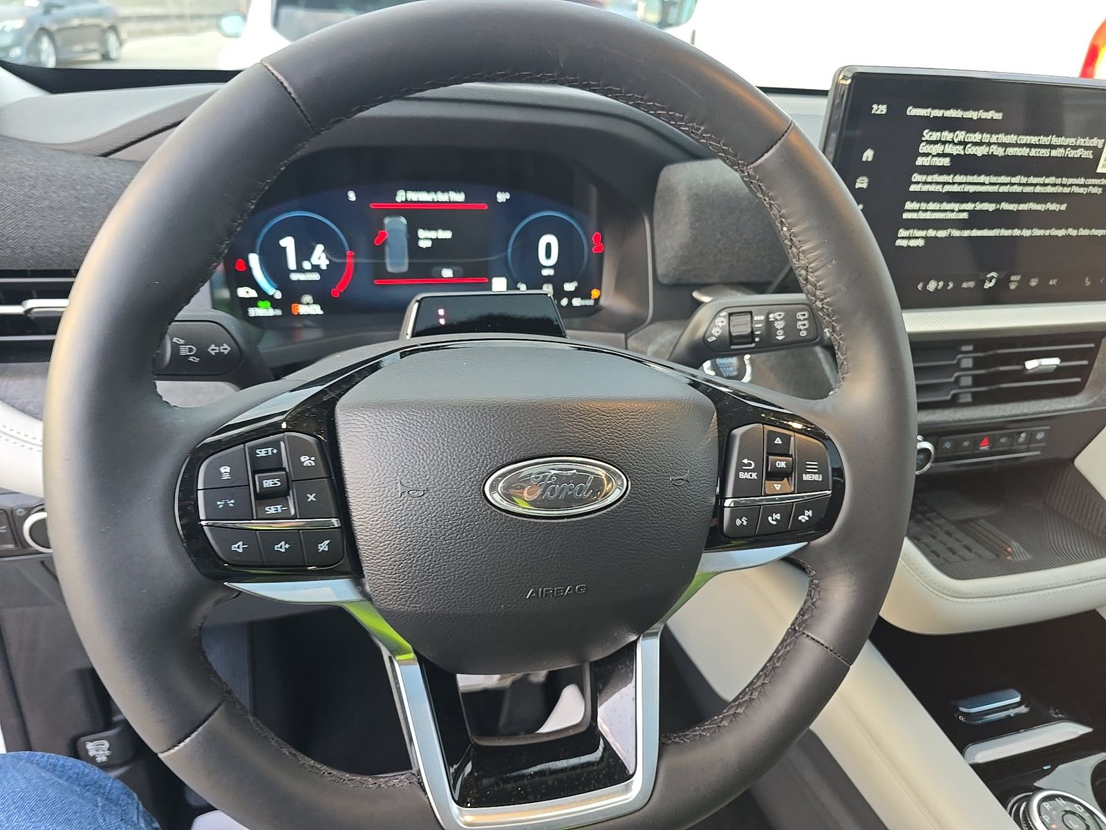 2025 Ford Explorer Platinum AWD