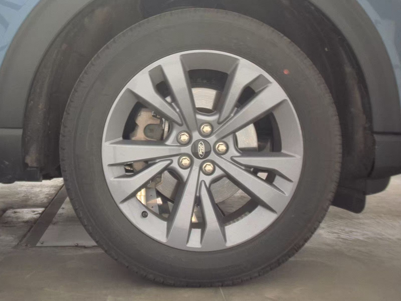 2025 Ford Explorer Active AWD