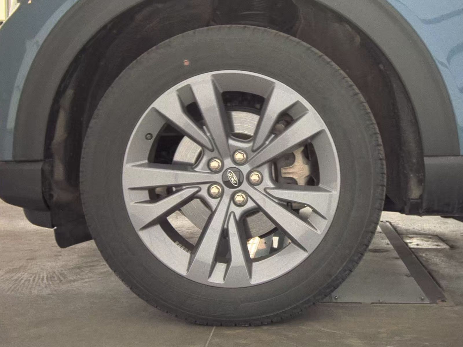 2025 Ford Explorer Active AWD