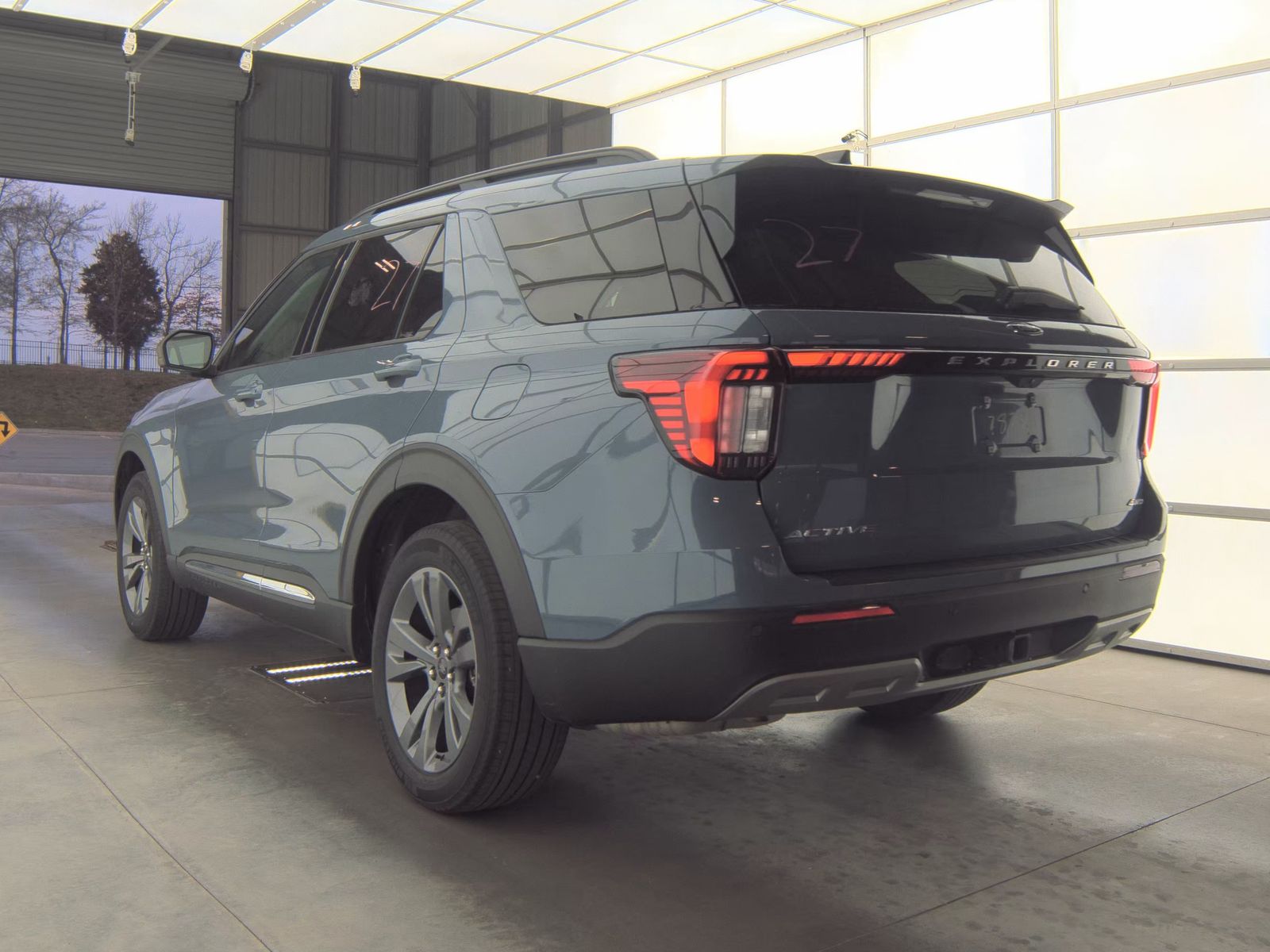 2025 Ford Explorer Active AWD