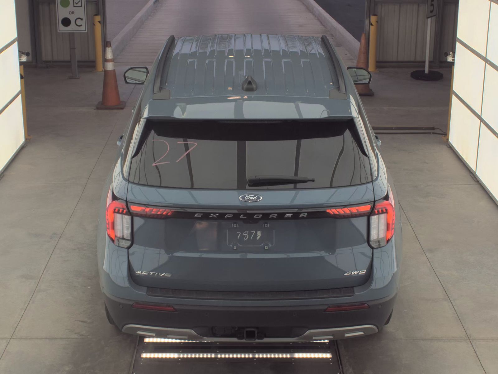 2025 Ford Explorer Active AWD