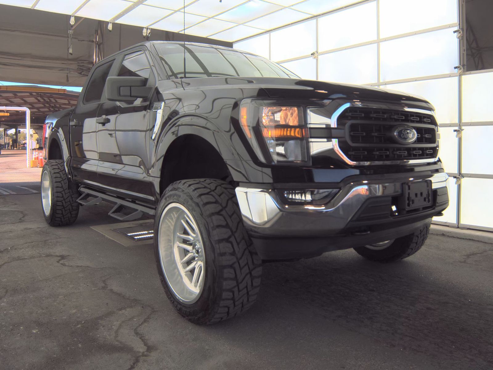 2023 Ford F-150 XLT AWD