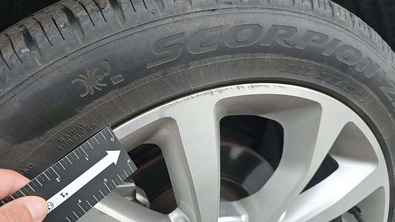 2023 Ford Explorer Platinum AWD