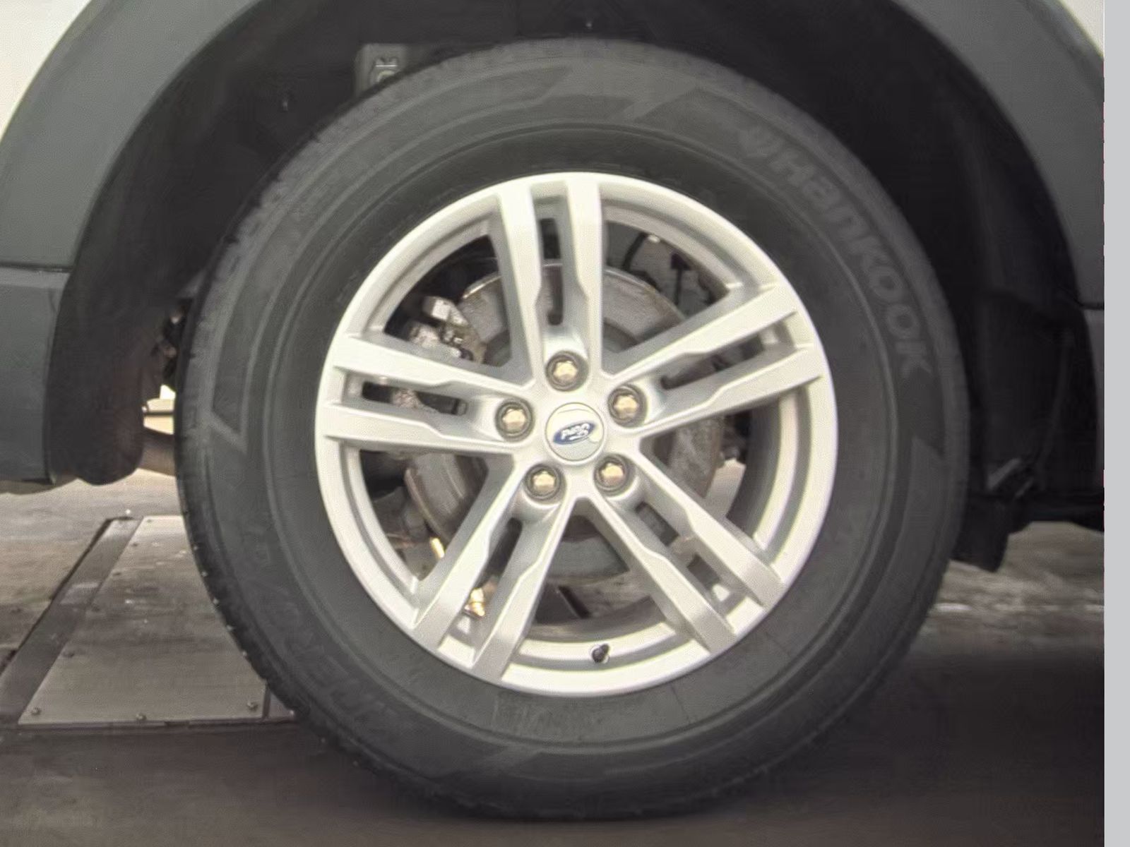 2023 Ford Explorer XLT AWD