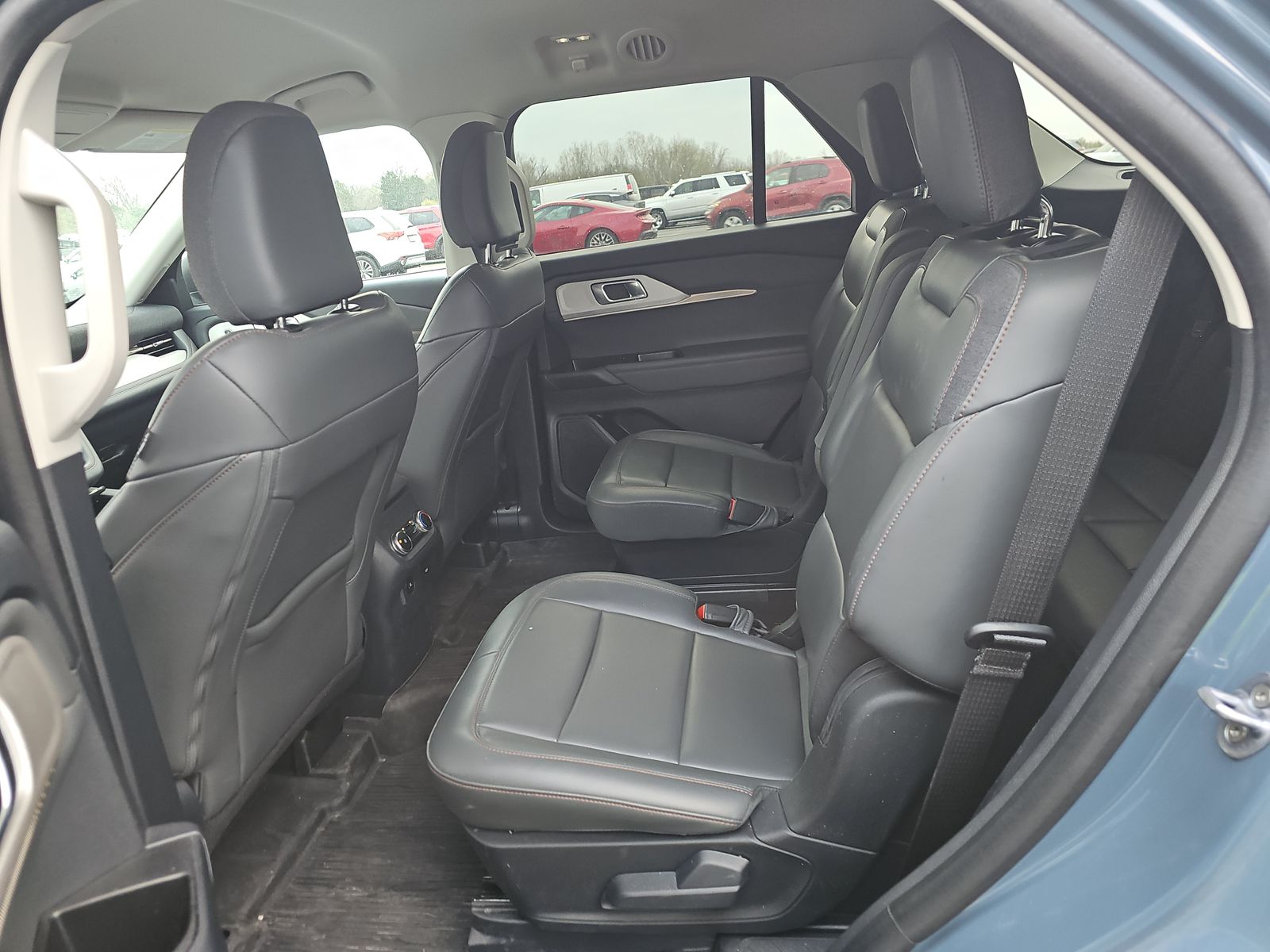 2025 Ford Explorer Active AWD