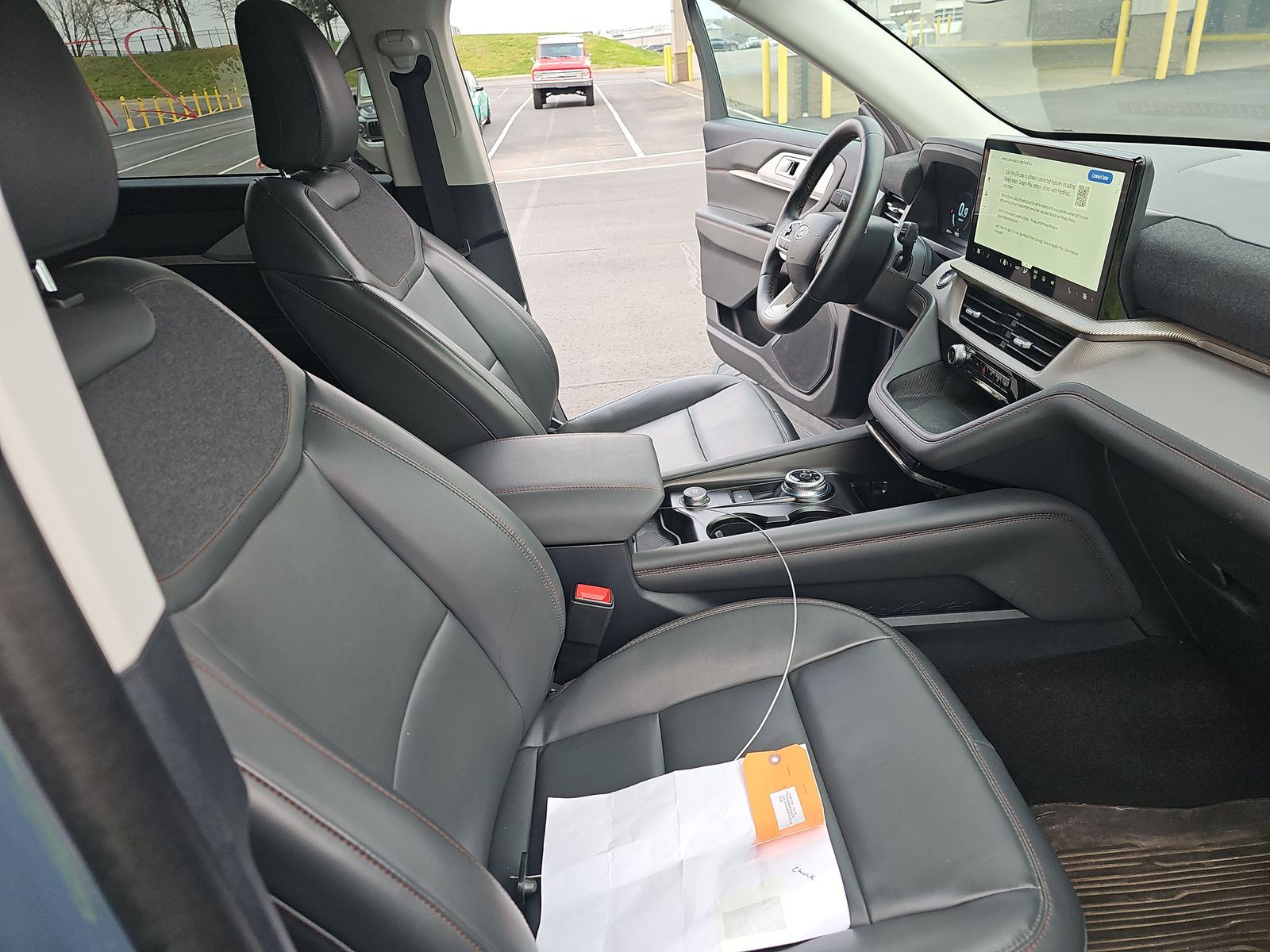 2025 Ford Explorer Active AWD