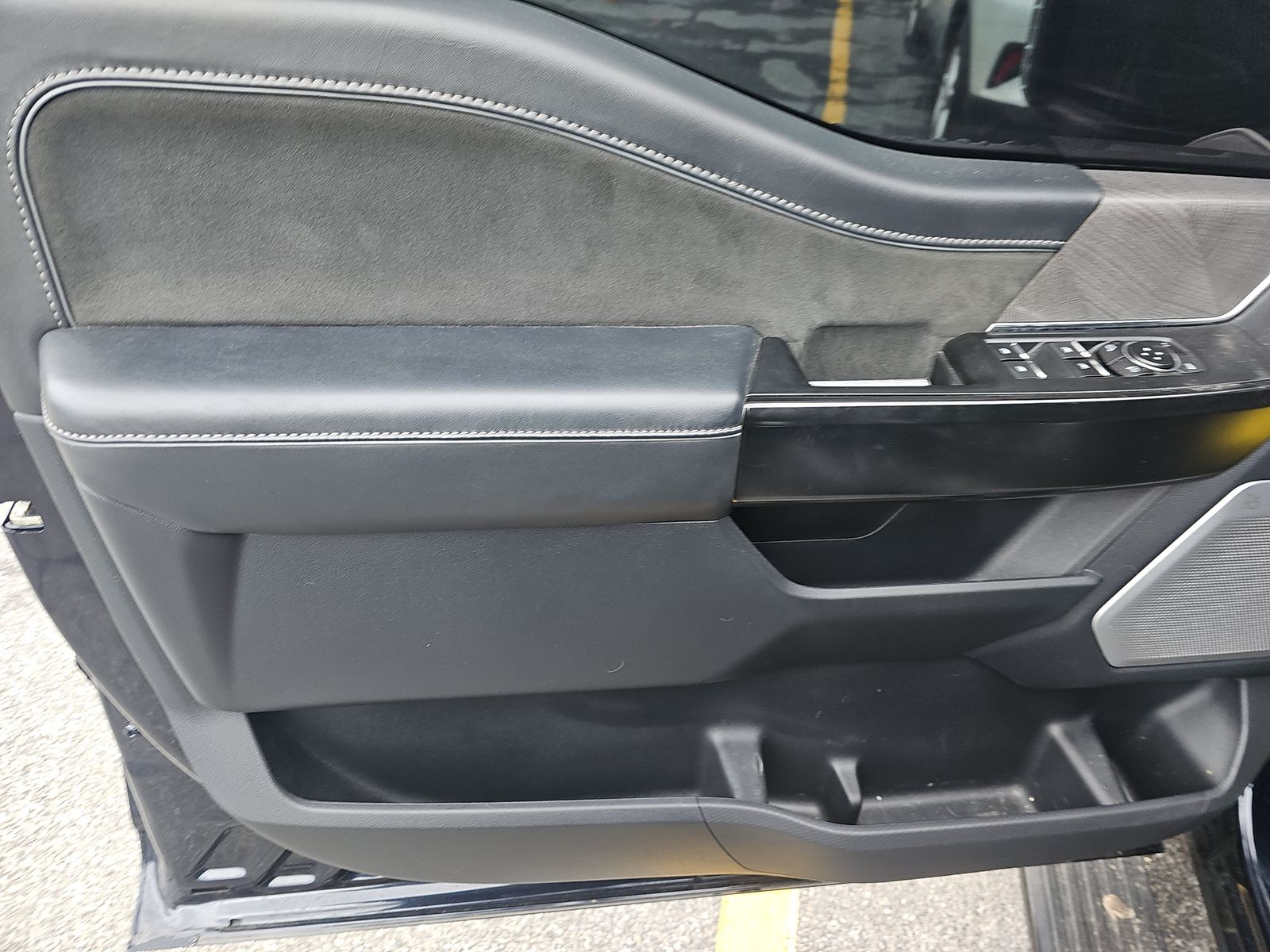 2023 Ford F-150 Platinum AWD