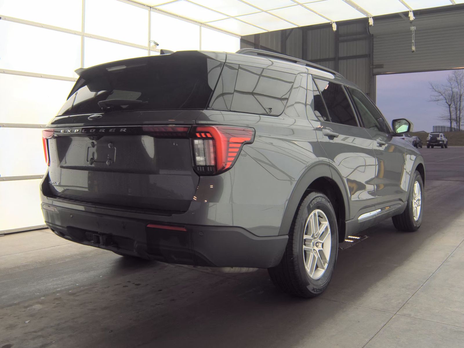 2025 Ford Explorer Active RWD