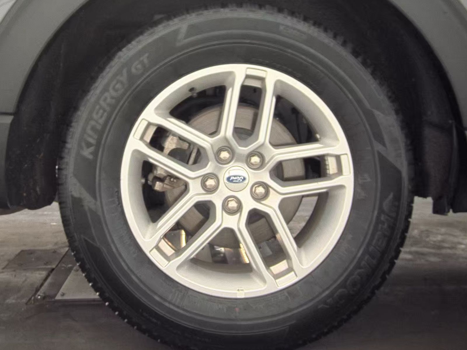 2025 Ford Explorer Active RWD