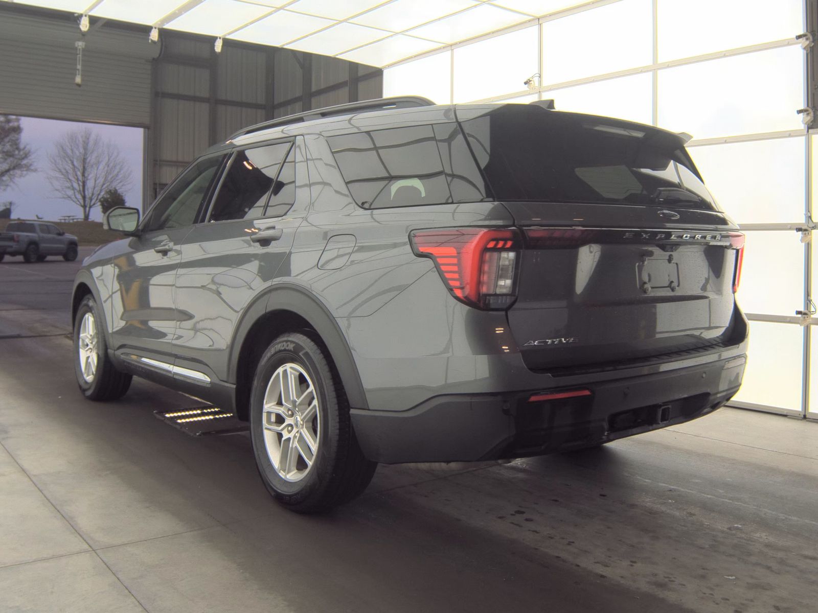 2025 Ford Explorer Active RWD