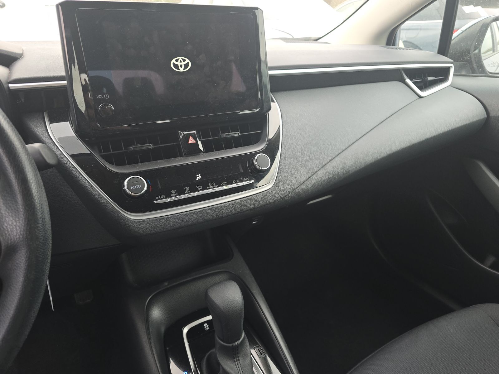 2025 Toyota Corolla LE FWD