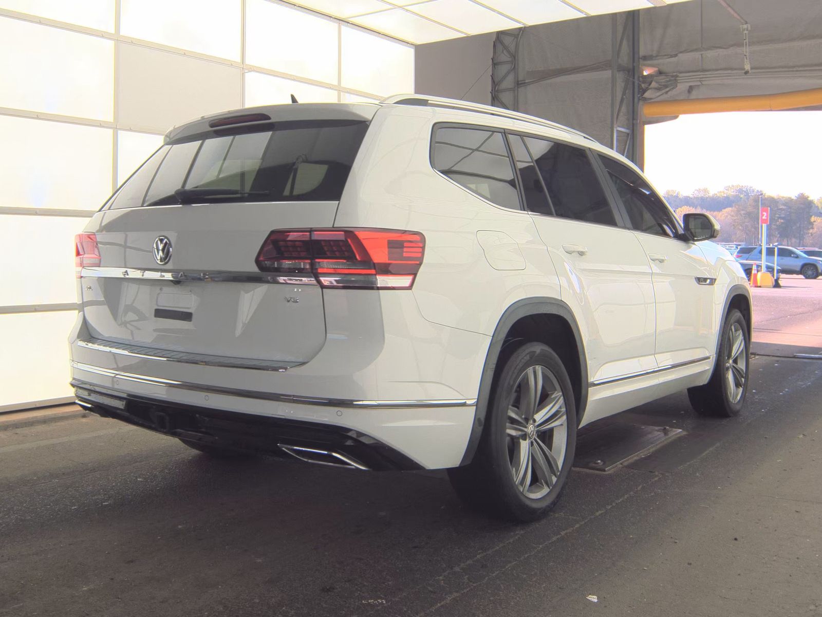 2019 Volkswagen Atlas 3.6L SEL R-Line FWD