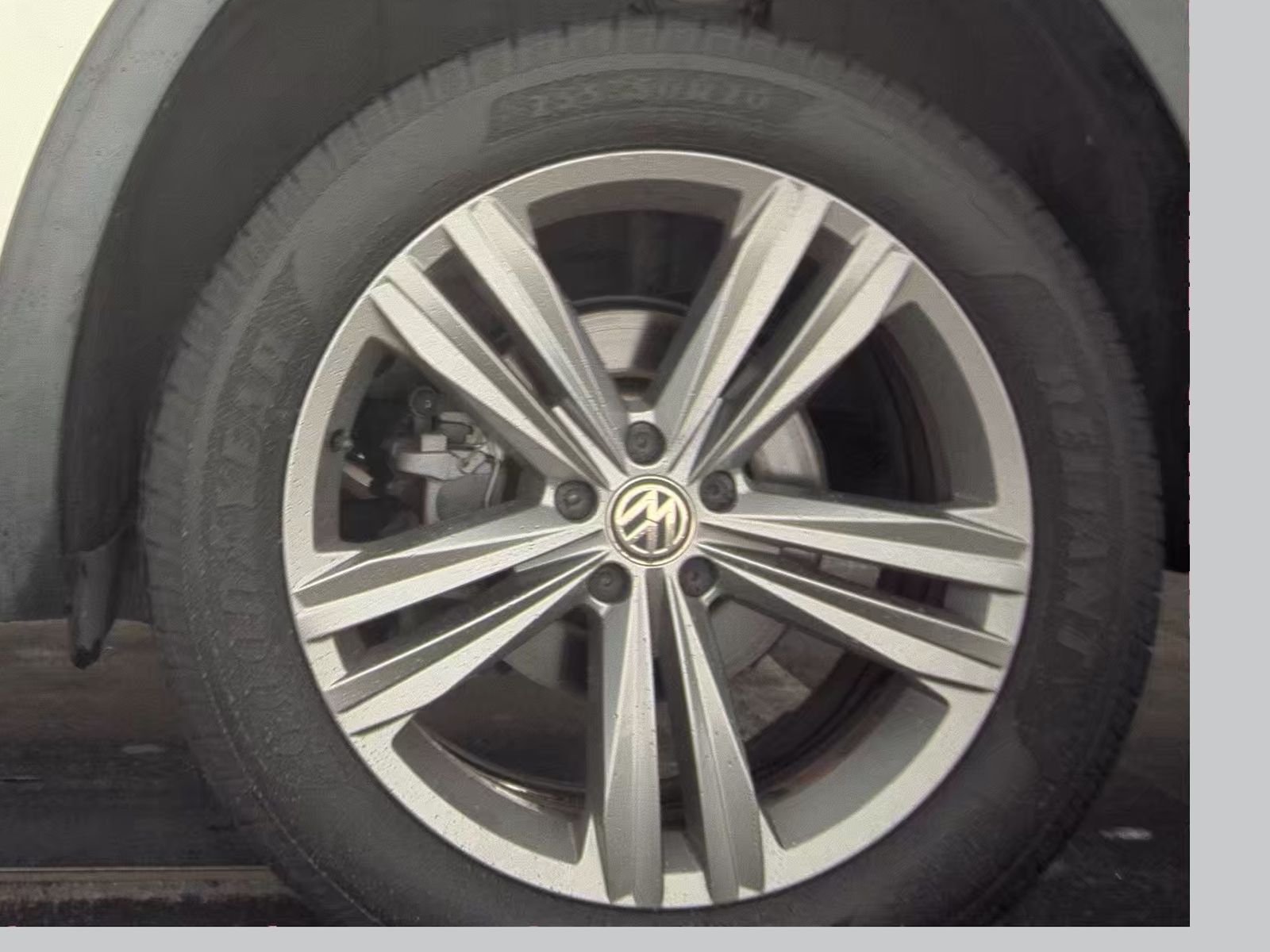 2019 Volkswagen Atlas 3.6L SEL R-Line FWD