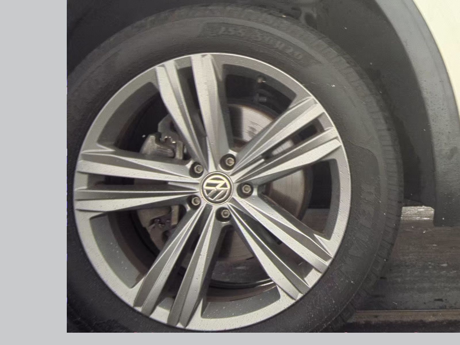 2019 Volkswagen Atlas 3.6L SEL R-Line FWD