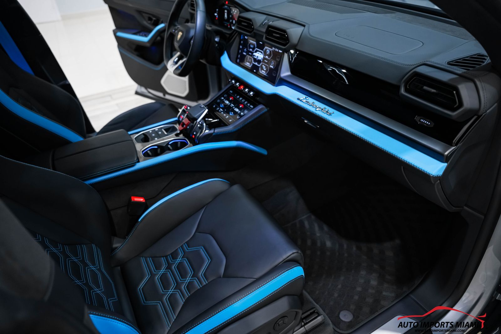 2025 Lamborghini Urus Plug-In Hybrid SE AWD