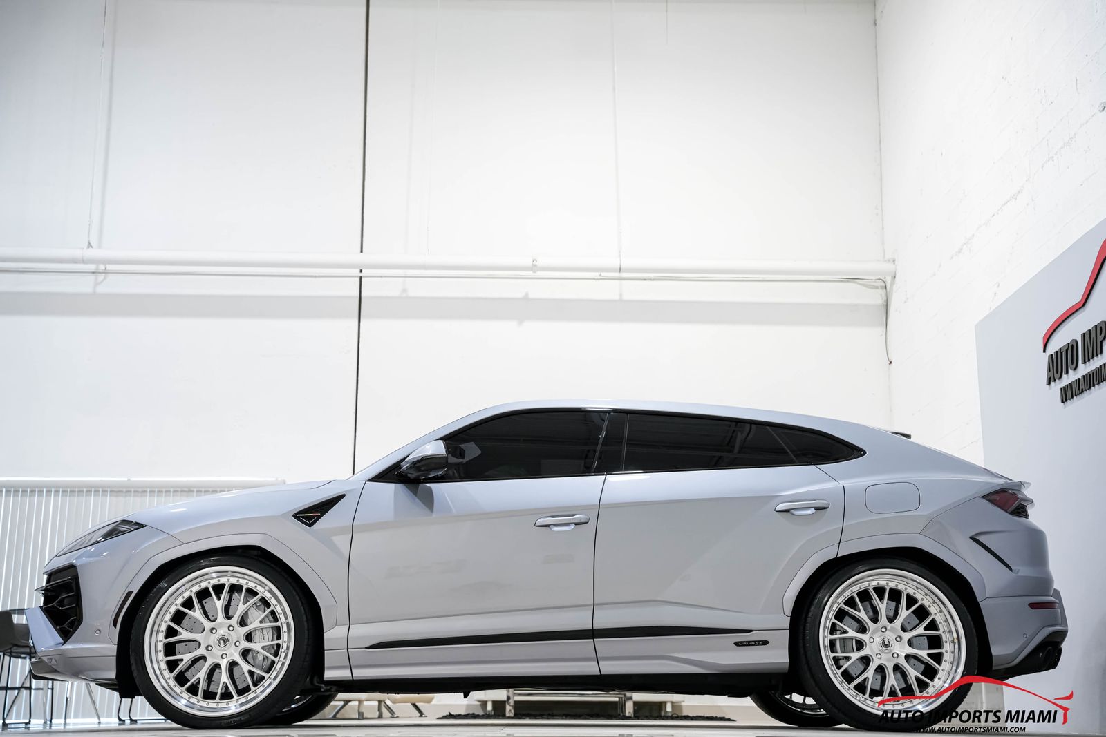 2025 Lamborghini Urus Plug-In Hybrid SE AWD