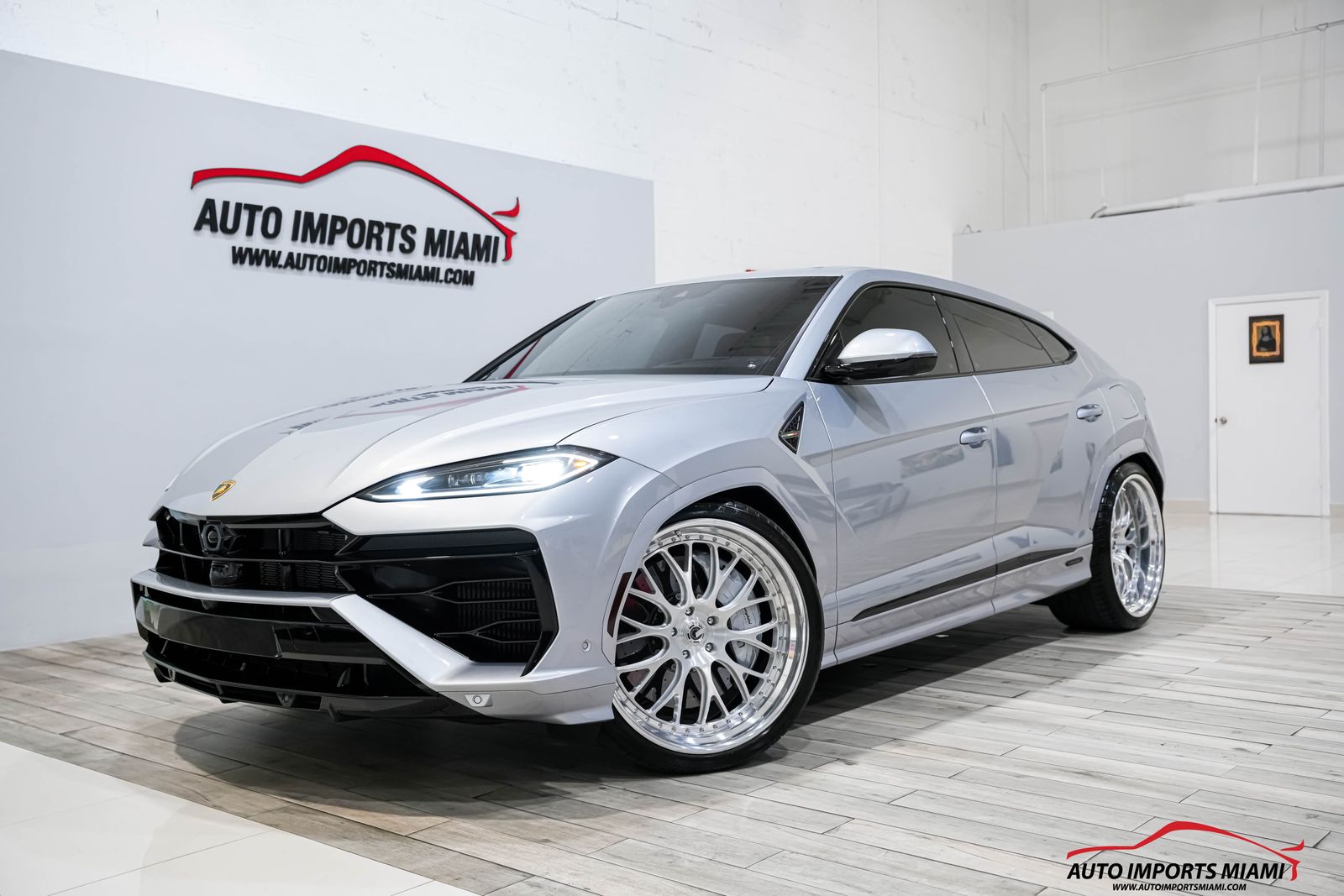 2025 Lamborghini Urus Plug-In Hybrid SE AWD