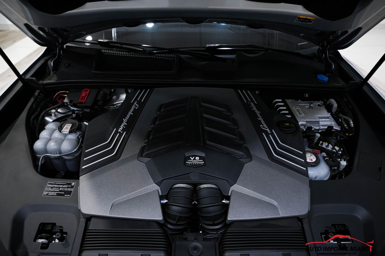 2025 Lamborghini Urus Plug-In Hybrid SE AWD