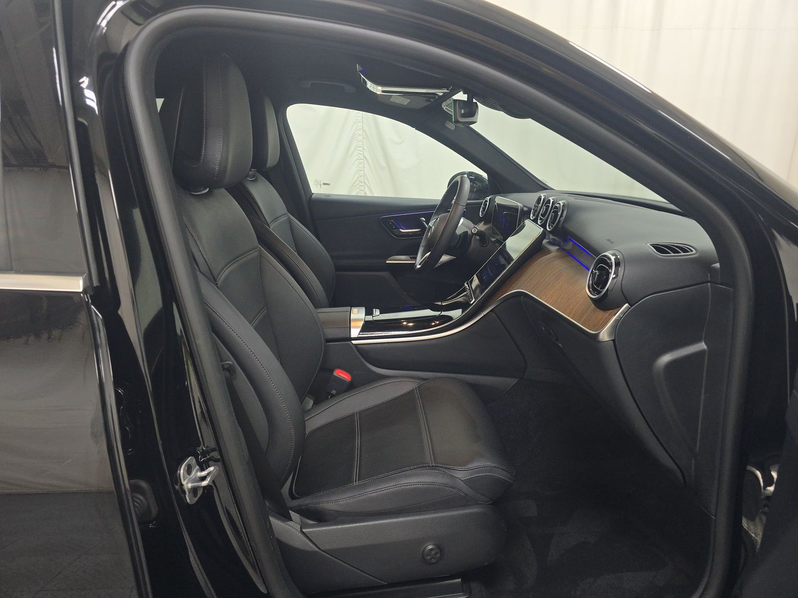 2025 Mercedes-Benz GLC GLC 300 AWD