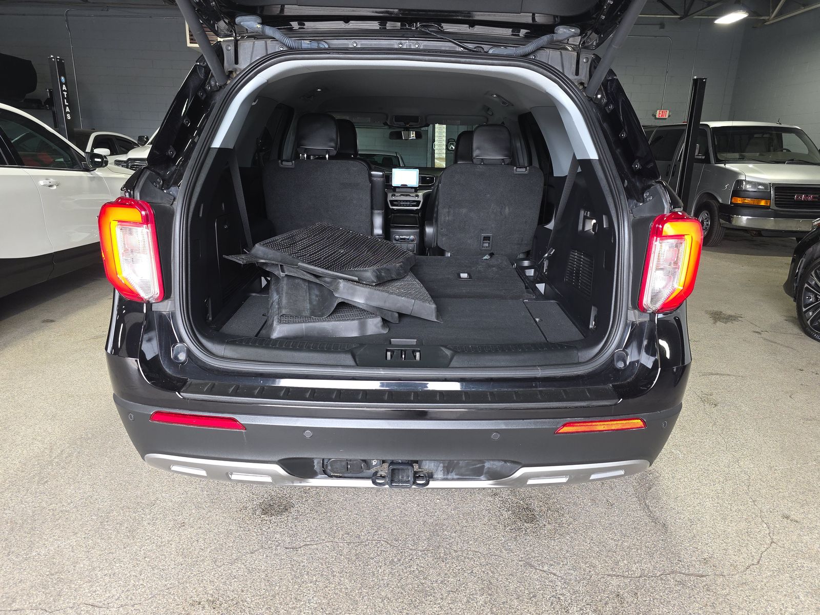 2023 Ford Explorer XLT AWD