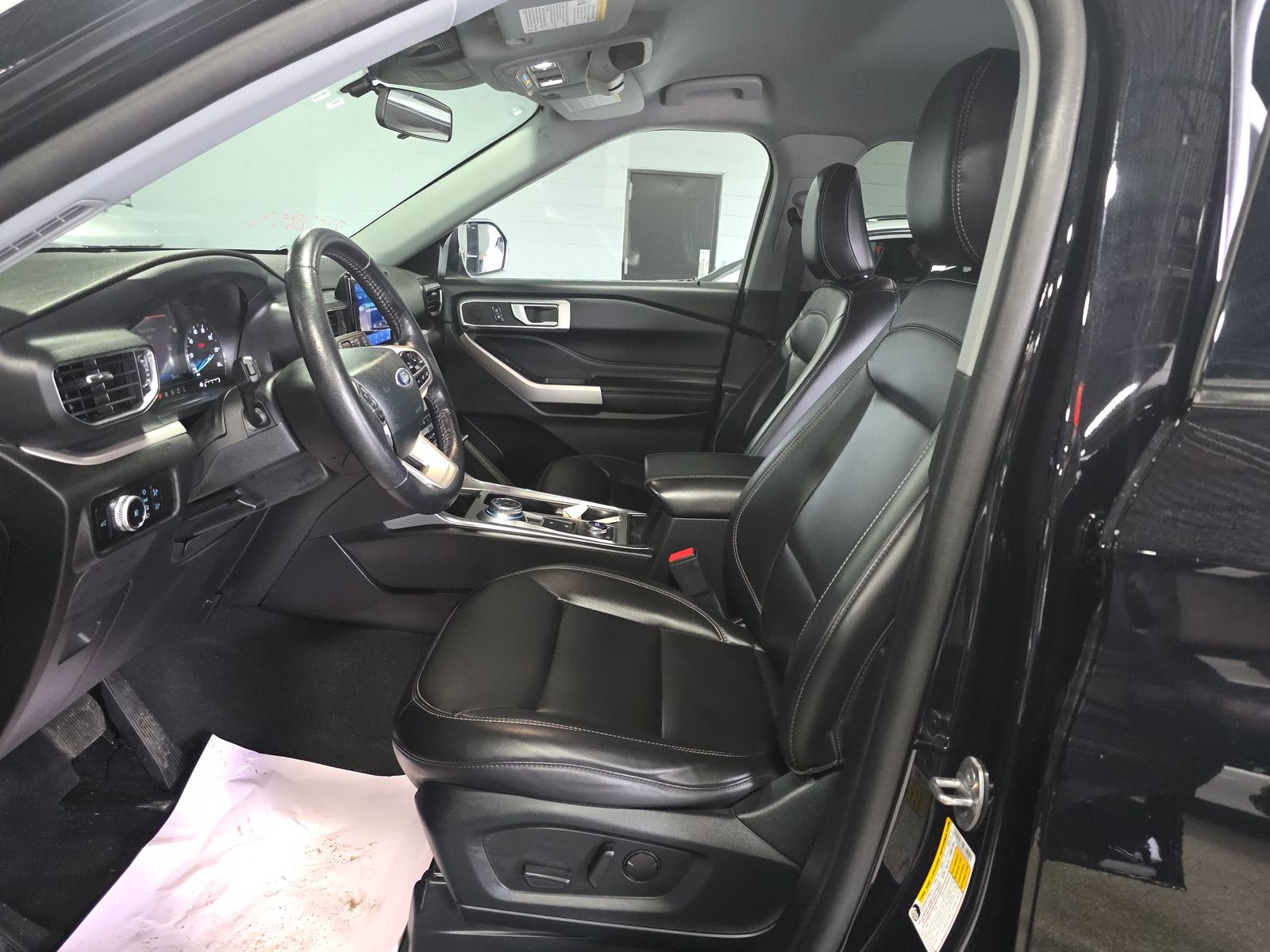 2023 Ford Explorer XLT AWD