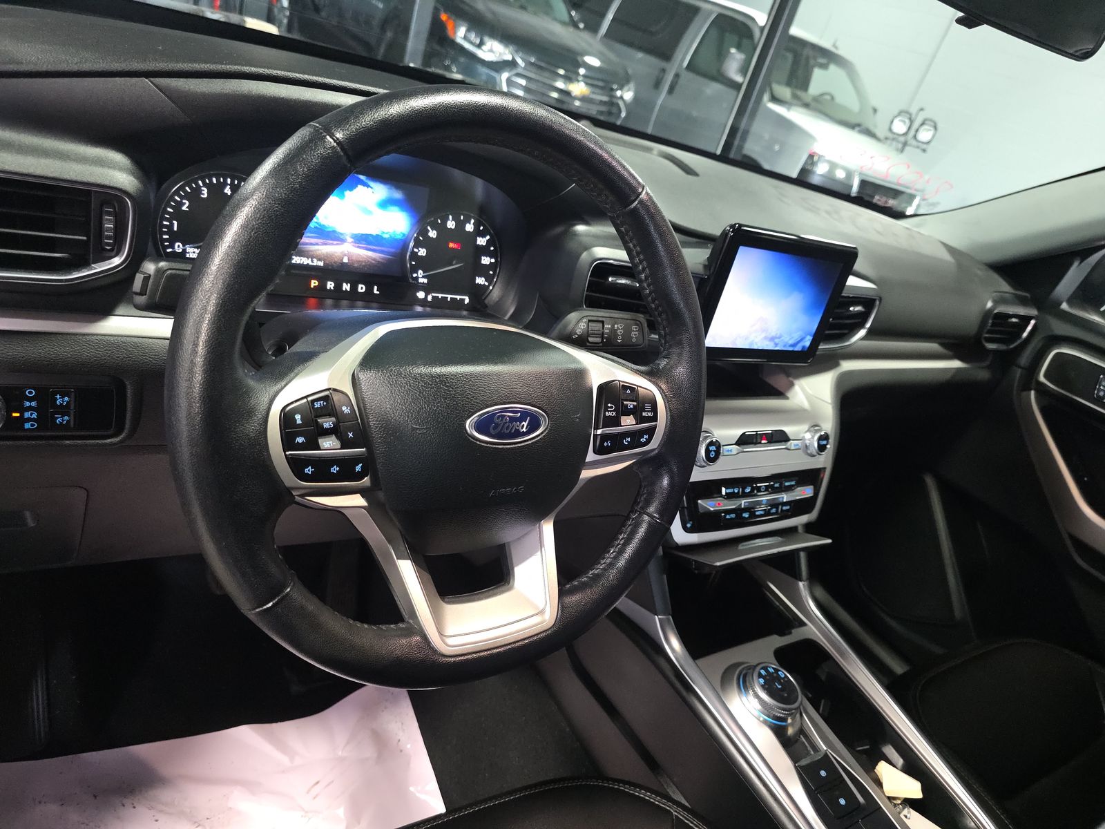 2023 Ford Explorer XLT AWD