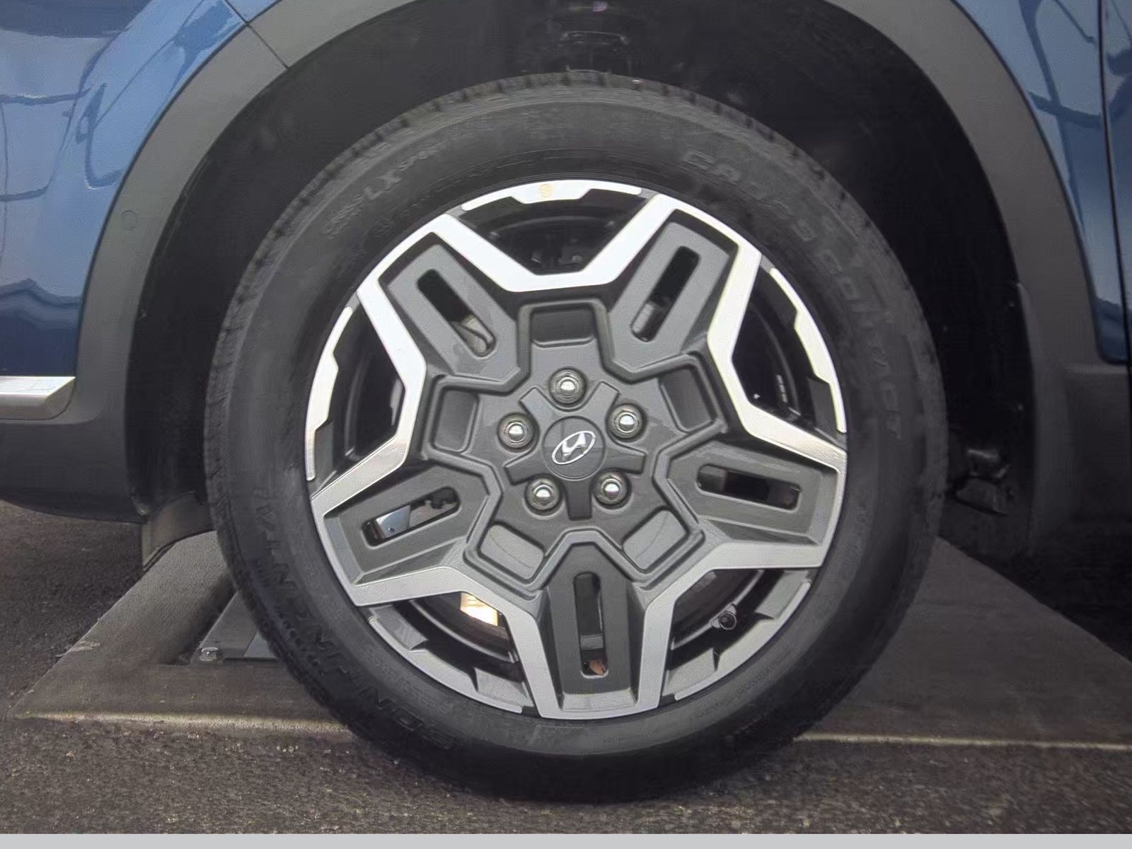 HYUNDAI LIMITED - 10