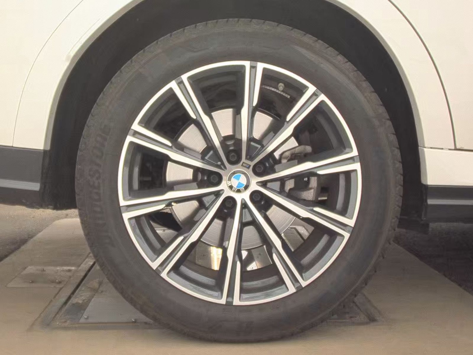 2026 BMW X6 xDrive40i AWD