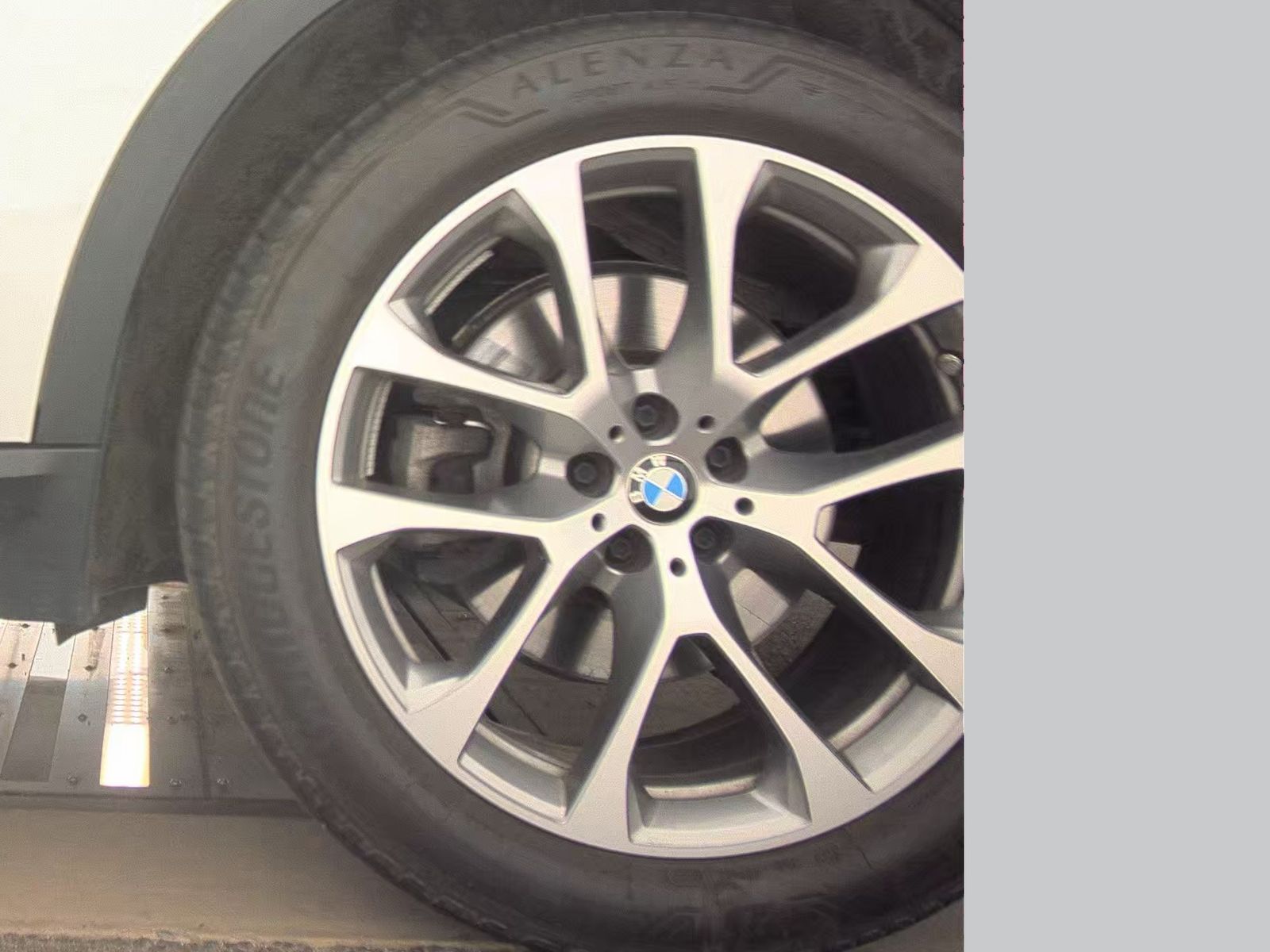 2025 BMW X5 xDrive40i AWD