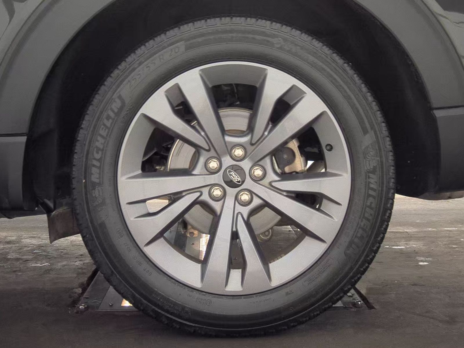 2023 Ford Explorer XLT AWD