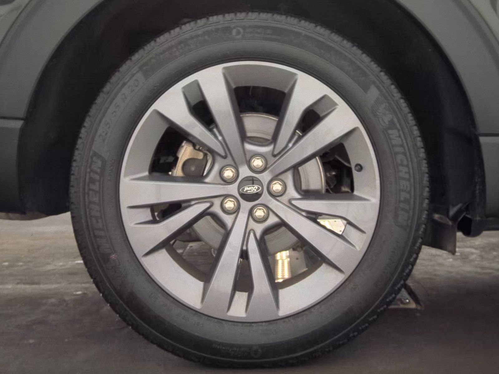 2023 Ford Explorer XLT AWD