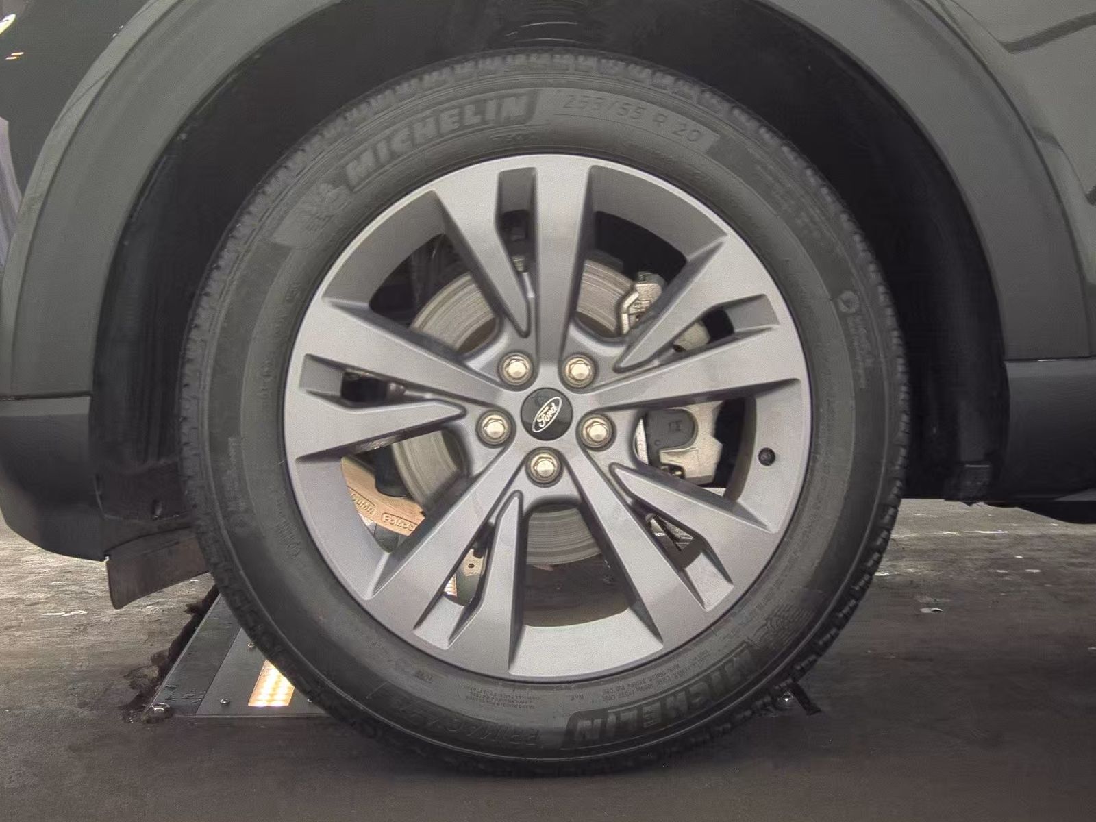 2023 Ford Explorer XLT AWD