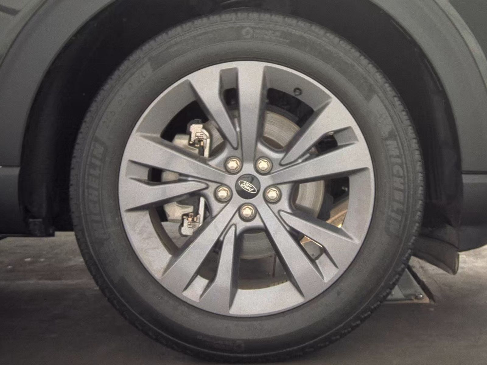 2023 Ford Explorer XLT AWD